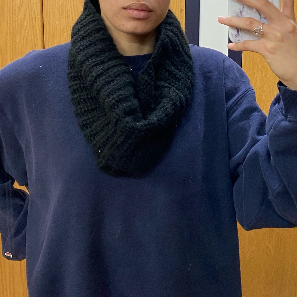 Knit scarf
